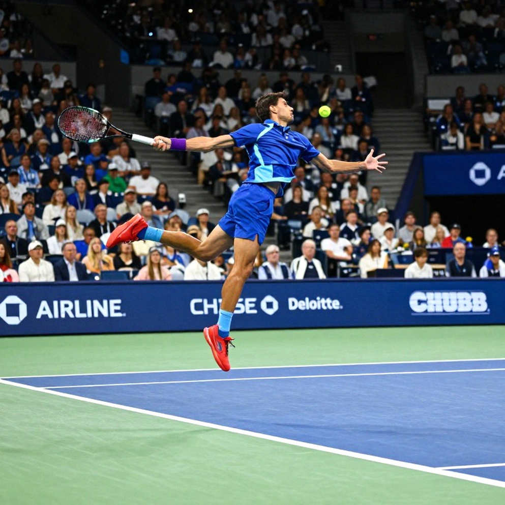 Zverev vào tứ kết Thượng Hải Masters: Ngôi số 1 cuối năm và những dấu hỏi về thể trạng