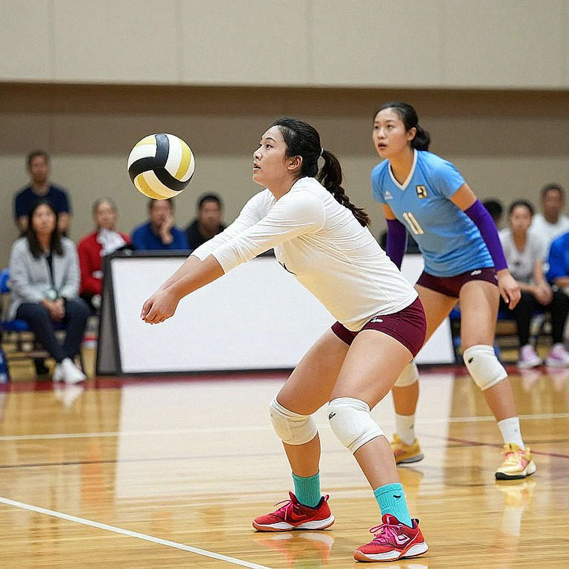 Anh em nhà Likhatskyi lội ngược dòng giành vàng: Bài học về sự kiên định trong làn sóng dữ liệu bóng chuyền bãi biển