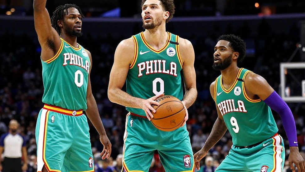 Real Madrid gục 77-78 trước Dubai ở ngày khai màn EuroLeague: Một điểm, và một trật tự đang đổi ngôi Real Madrid gục 77-78 trước Dubai ở ngày khai màn EuroLeague: Một điểm, và một trật tự đang đổi ngôi