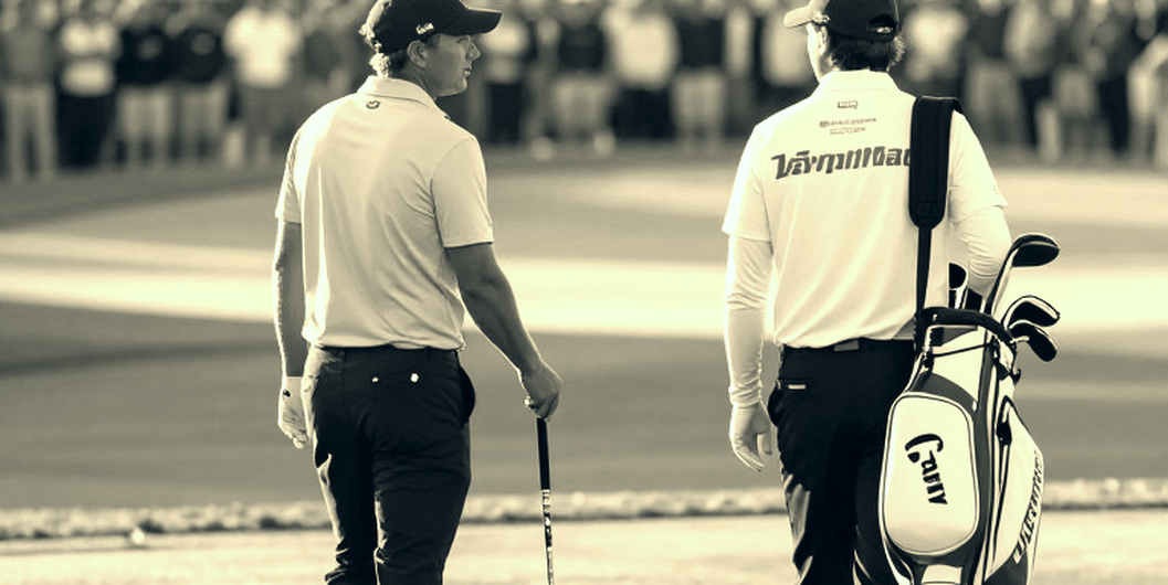 Hai cỗ máy đào tạo golf hai bờ Thái Bình Dương và giới hạn của dữ liệu