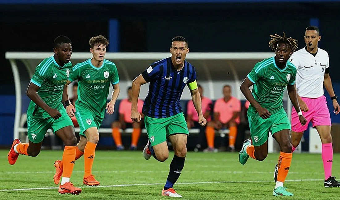 FAI tự mở cuộc điều tra về cáo buộc phân biệt chủng tộc nhắm vào Adam Idah sau trận Ireland thắng 3-0