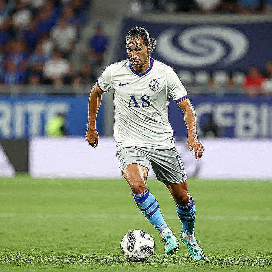 Rio Ferdinand bị CĐV Man United gọi là 'nỗi ô nhục': khi huyền thoại đánh mất vị thế trước máy quay