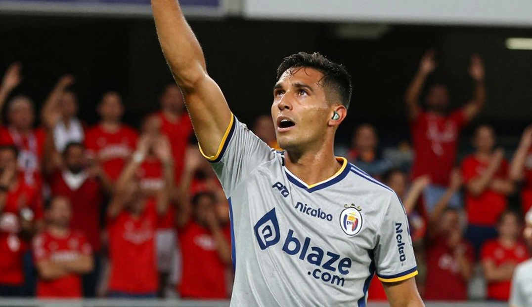 Andrada và mùa giải bị gác lại: bên trong cuộc xoay tua đã bào mòn Rayados