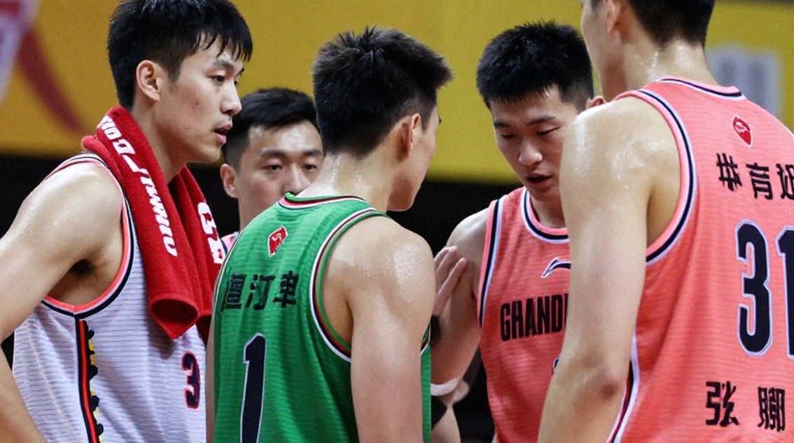 Saras Jasikevicius: Lời Tự Thú Sau Chiến Thắng Và Cú Đổi Bài Giữa Giờ Không Ai Nhìn Thấy Saras Jasikevicius: Lời Tự Thú Sau Chiến Thắng Và Cú Đổi Bài Giữa Giờ Không Ai Nhìn Thấy