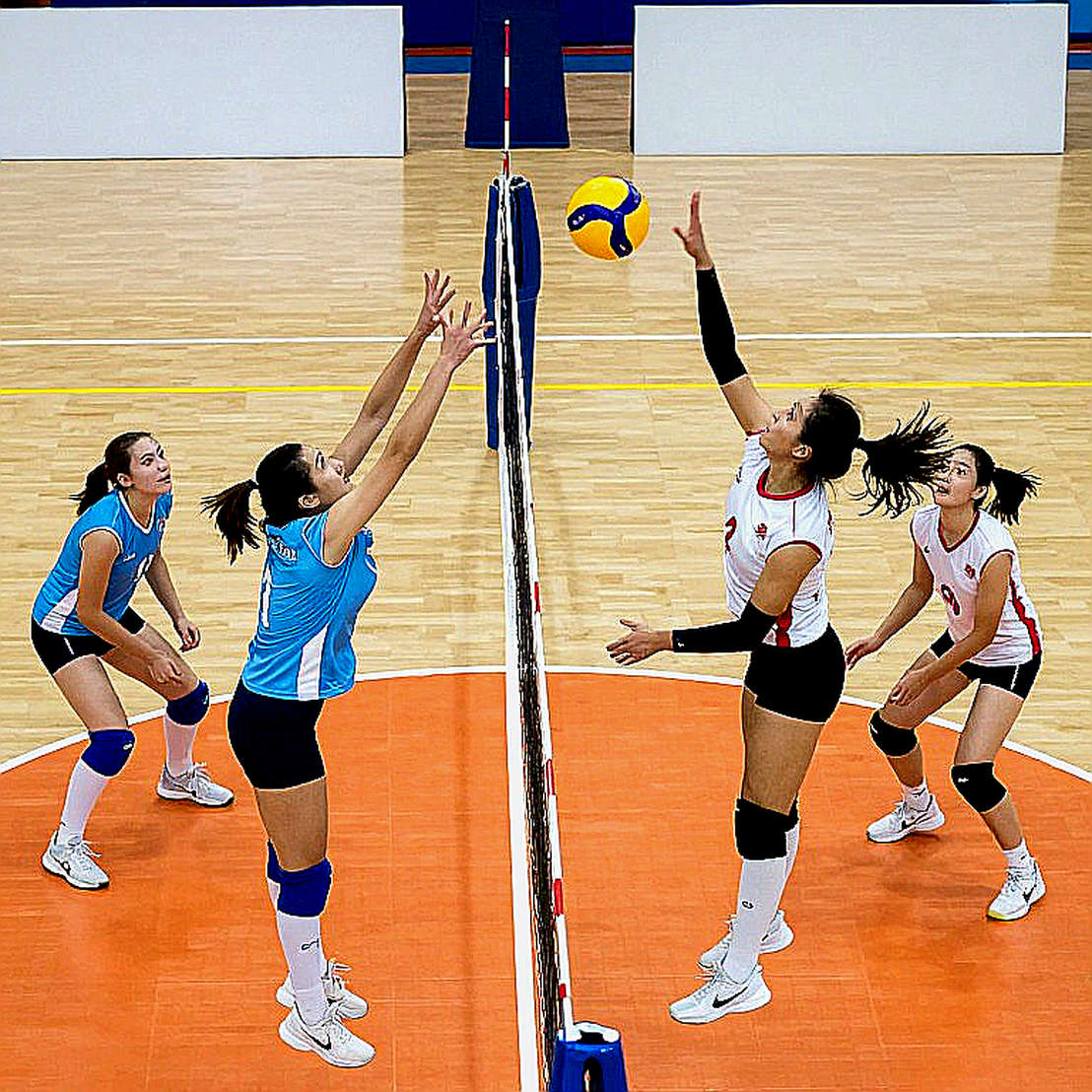 Kentucky hạ Louisville 3-1 tại Battle of the Bluegrass: bài học từ cú lật .079 thành .420 Kentucky hạ Louisville 3-1 tại Battle of the Bluegrass: bài học từ cú lật .079 thành .420