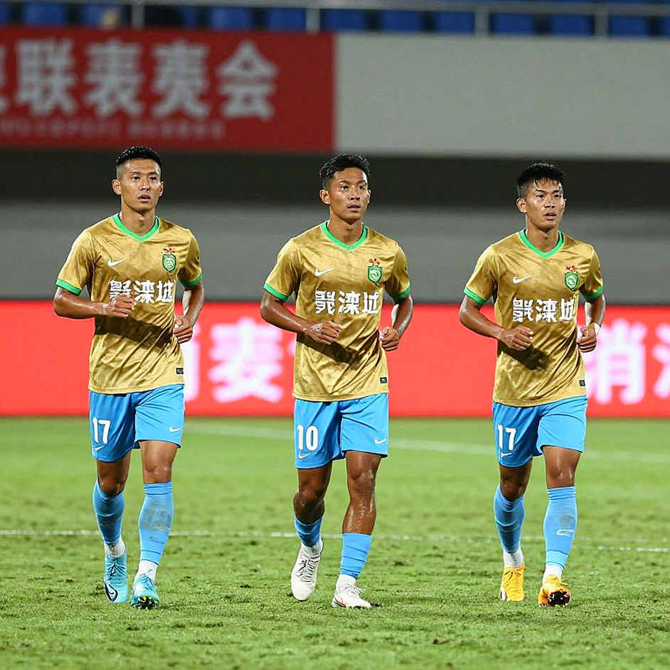 Rò rỉ áo đấu 'Energy Lifestyle' của Chivas cho mùa 2026-27: Bước ngoặt thương mại hay sự phản bội truyền thống?