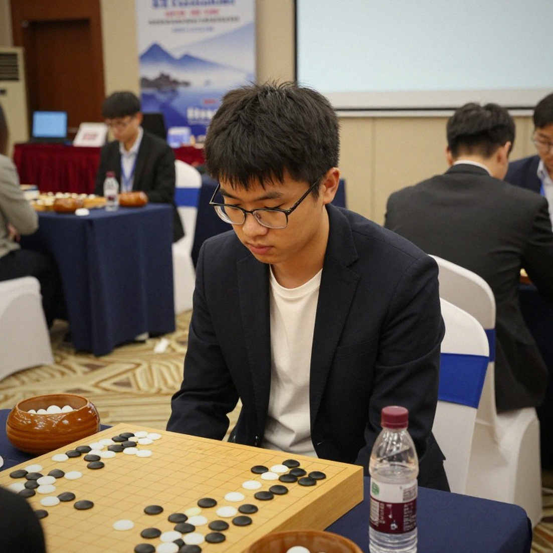 Gót chân Achilles của cờ nữ Ấn Độ: Ba Lan và bài học cấu trúc từ vòng 5 Olympiad Gót chân Achilles của cờ nữ Ấn Độ: Ba Lan và bài học cấu trúc từ vòng 5 Olympiad