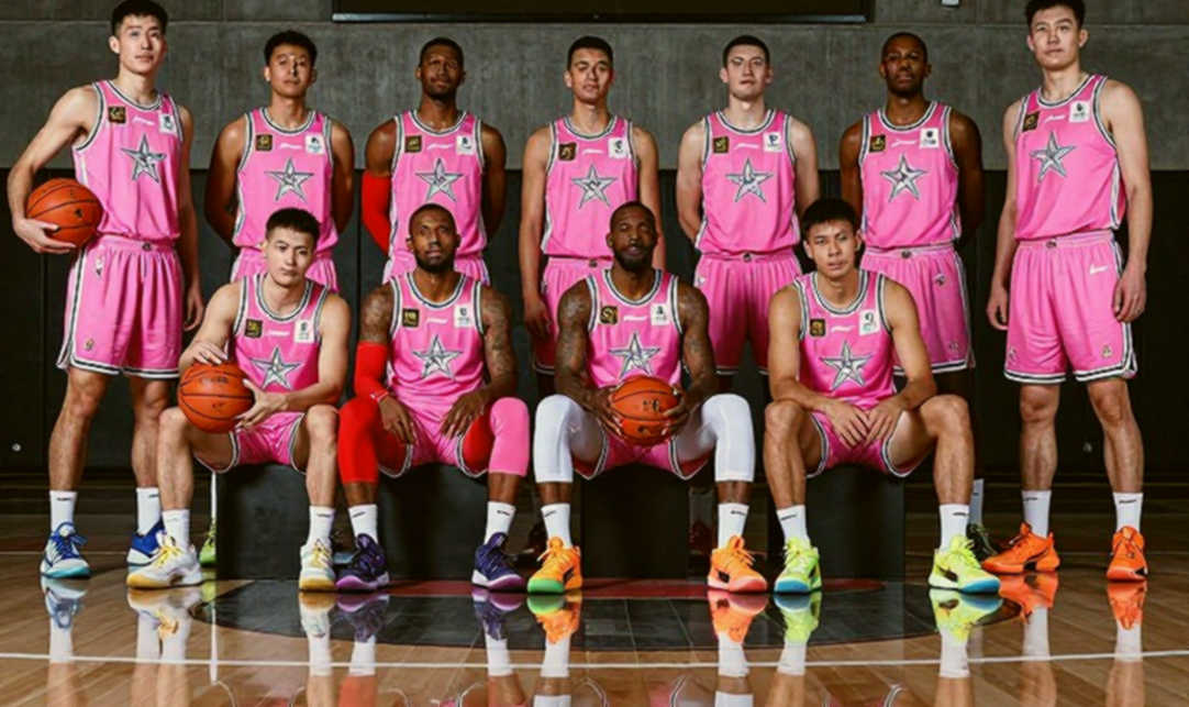 UE Red Warriors và lằn ranh 25/9: Ghế của Gavina, 33/55 quả phạt, và sự thật có phòng chờ UE Red Warriors và lằn ranh 25/9: Ghế của Gavina, 33/55 quả phạt, và sự thật có phòng chờ