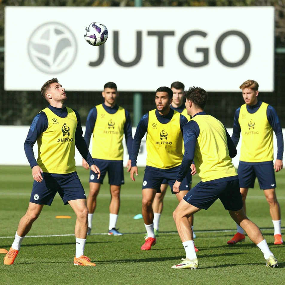 Torres rời đội tuyển Tây Ban Nha vì mắt cá chân; Carlos Espí lần đầu được gọi
