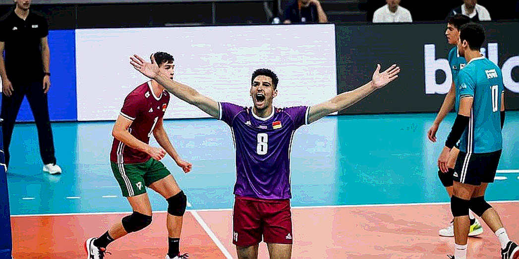 Cú sốc tuổi 13: Sao mai 2m10 của Qatar ghi 12 điểm tại giải vô địch bóng chuyền châu Á Cú sốc tuổi 13: Sao mai 2m10 của Qatar ghi 12 điểm tại giải vô địch bóng chuyền châu Á