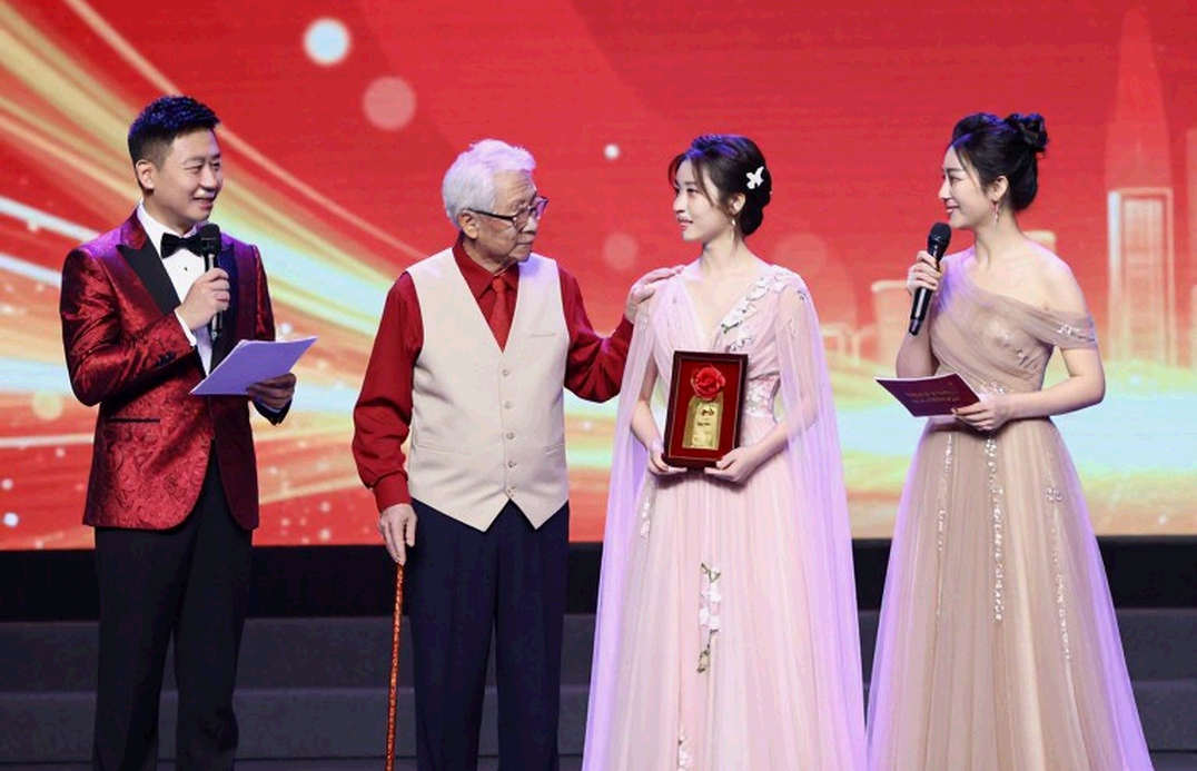Nhật ký Asiad ngày 3 tháng 10: Ba môn võ đối kháng, chín cái tên và khoảng trống không ai đếm