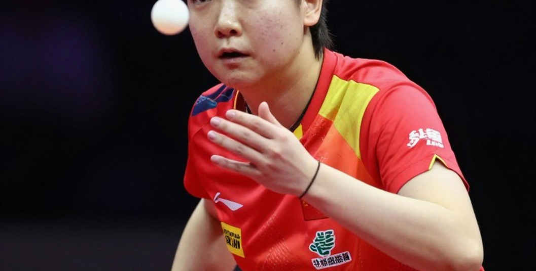 Hạ tầng thương mại và cuộc đua doanh thu mới của bóng đá Việt Nam Hạ tầng thương mại và cuộc đua doanh thu mới của bóng đá Việt Nam